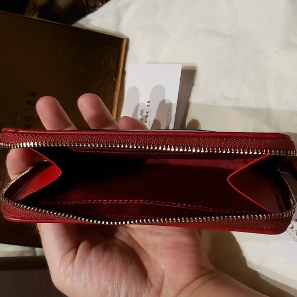 Coach Red leather zip around wallet - Picture 3 of 4
